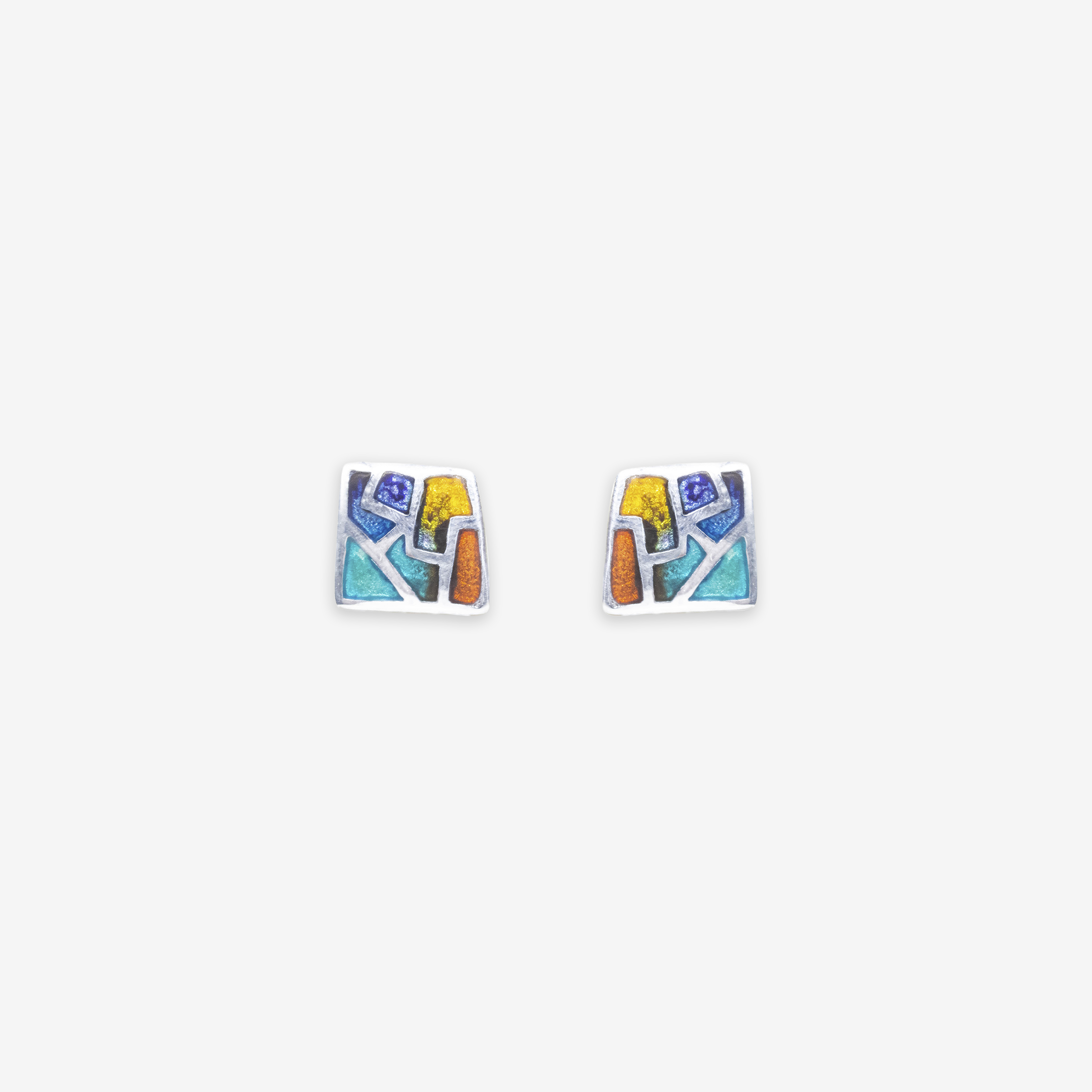 Exclusividad aretes cuadrados con filamentos